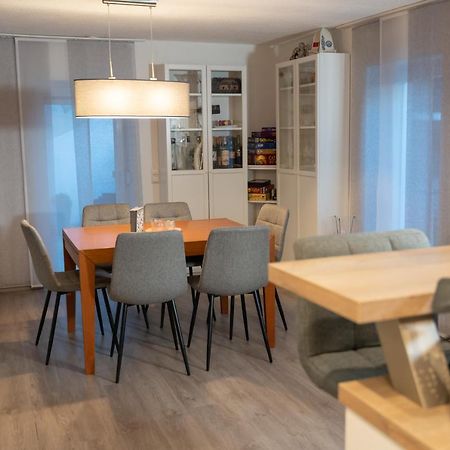 #1 Modernes Zimmer Mit Pool Und Garten Memmingen Bagian luar foto