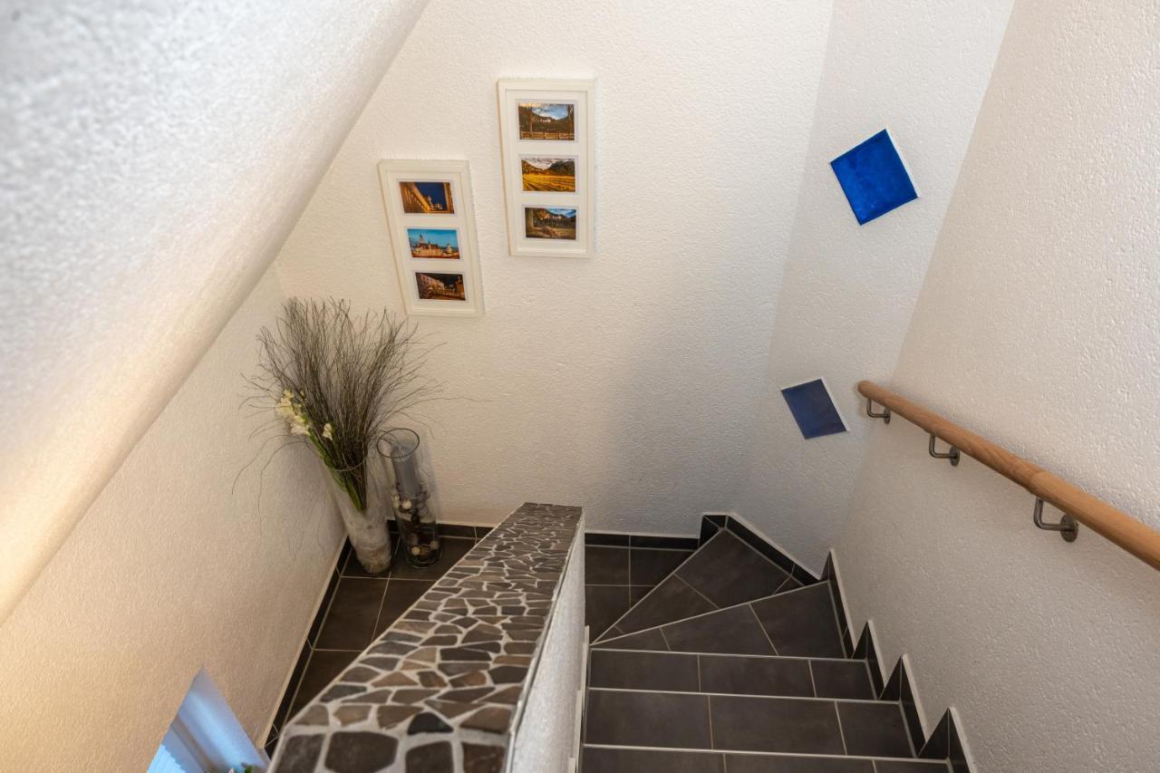 #1 Modernes Zimmer Mit Pool Und Garten Memmingen Bagian luar foto