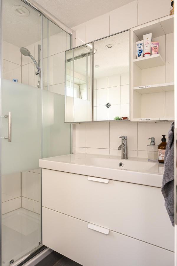 #1 Modernes Zimmer Mit Pool Und Garten Memmingen Bagian luar foto