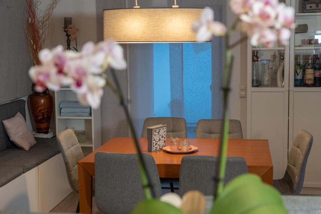#1 Modernes Zimmer Mit Pool Und Garten Memmingen Bagian luar foto