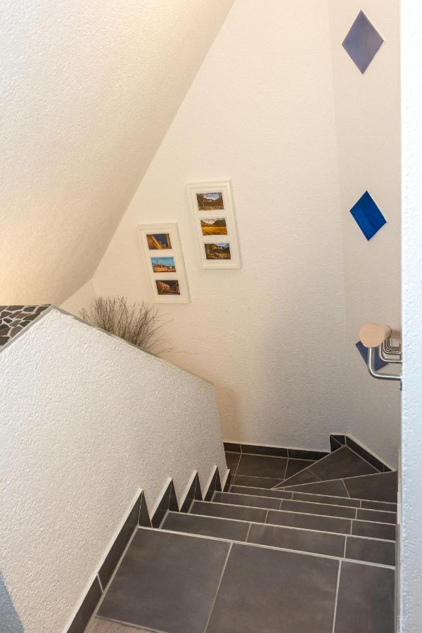 #1 Modernes Zimmer Mit Pool Und Garten Memmingen Bagian luar foto