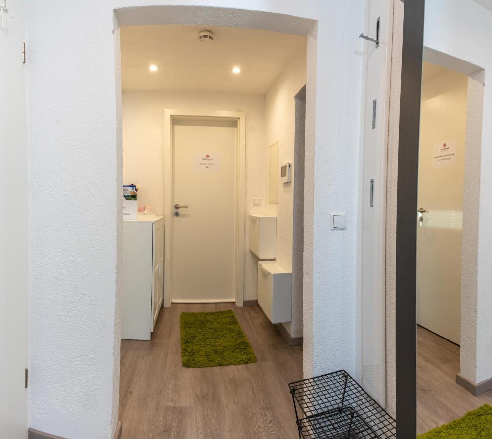 #1 Modernes Zimmer Mit Pool Und Garten Memmingen Bagian luar foto