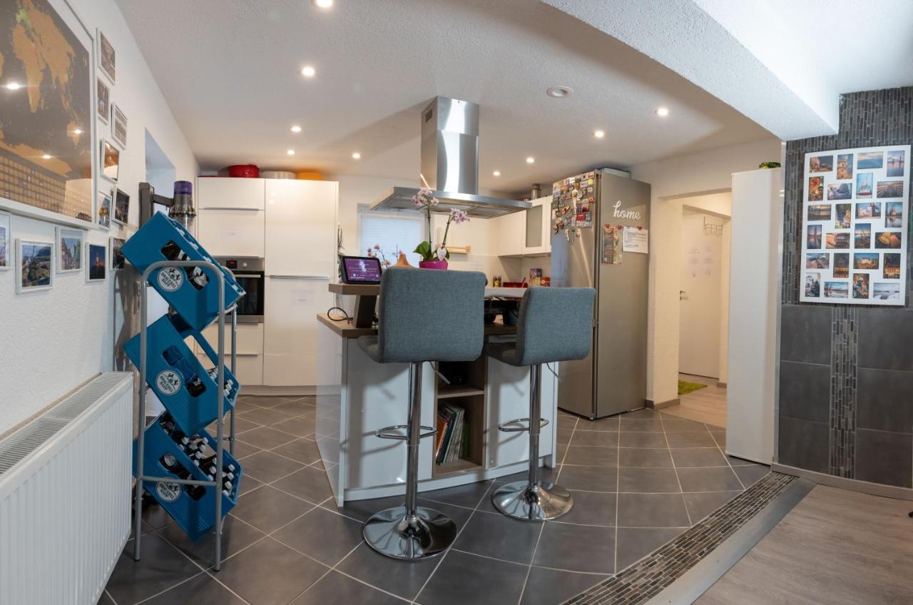 #1 Modernes Zimmer Mit Pool Und Garten Memmingen Bagian luar foto