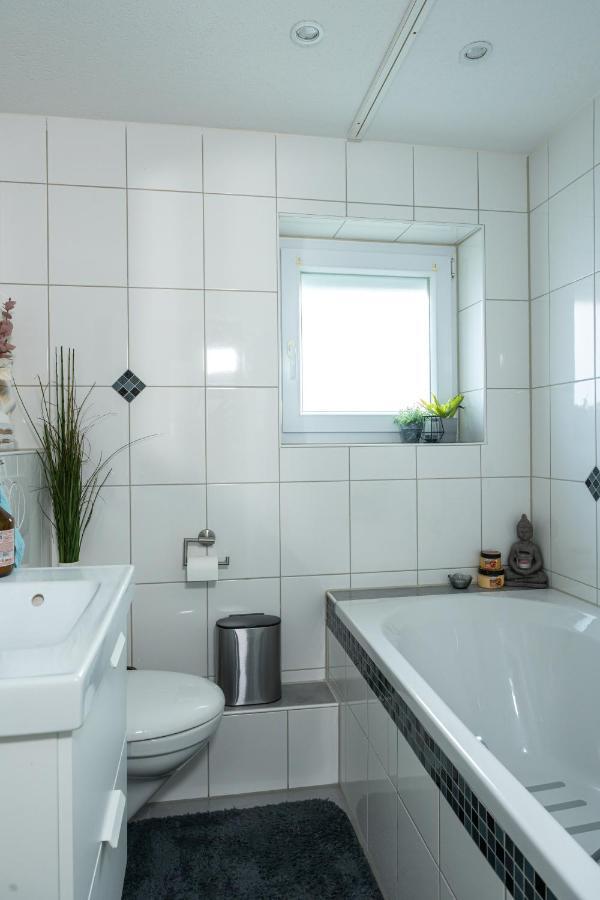 #1 Modernes Zimmer Mit Pool Und Garten Memmingen Bagian luar foto