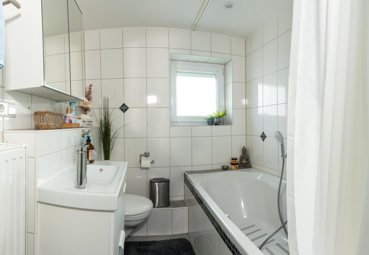 #1 Modernes Zimmer Mit Pool Und Garten Memmingen Bagian luar foto