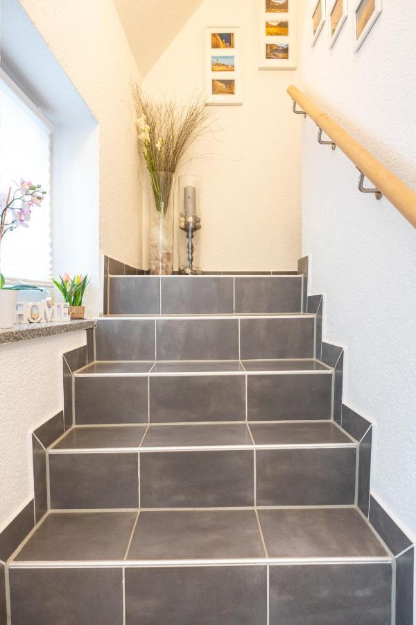 #1 Modernes Zimmer Mit Pool Und Garten Memmingen Bagian luar foto