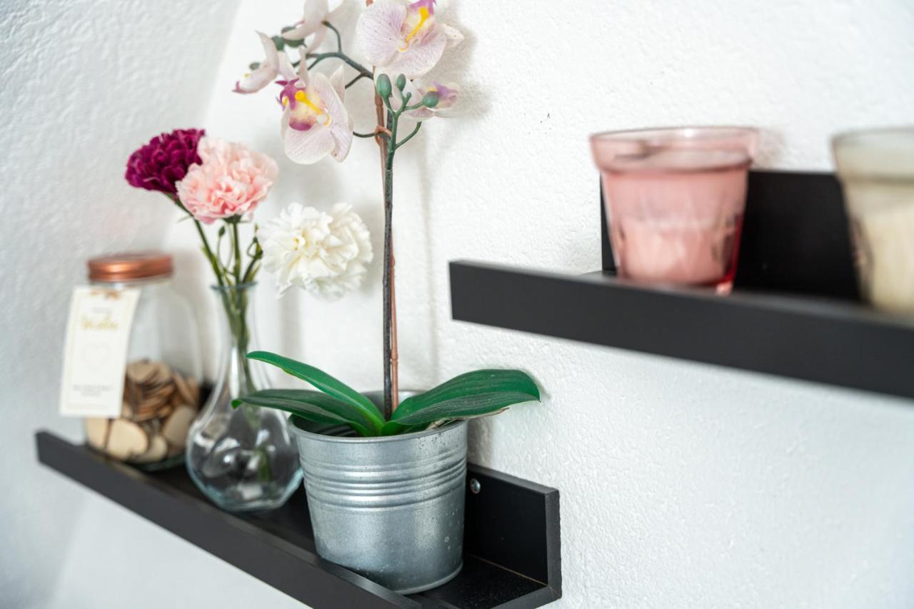 #1 Modernes Zimmer Mit Pool Und Garten Memmingen Bagian luar foto
